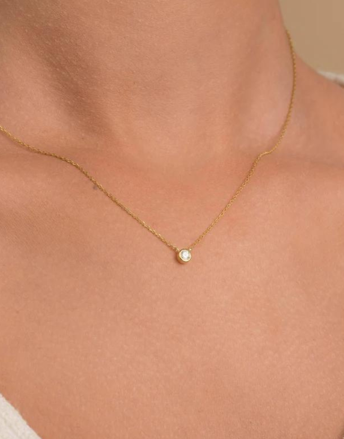 Delicate Drop heart Necklace for special university student in Pakistan in sale gold plated artificial necklace